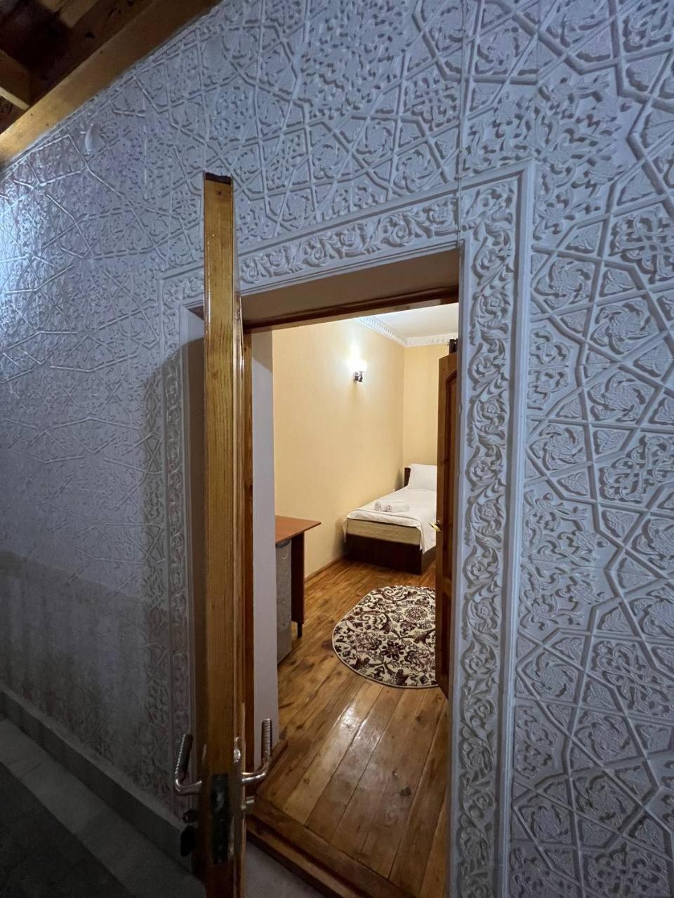 ホテル Bukhara Zaringiz エクステリア 写真