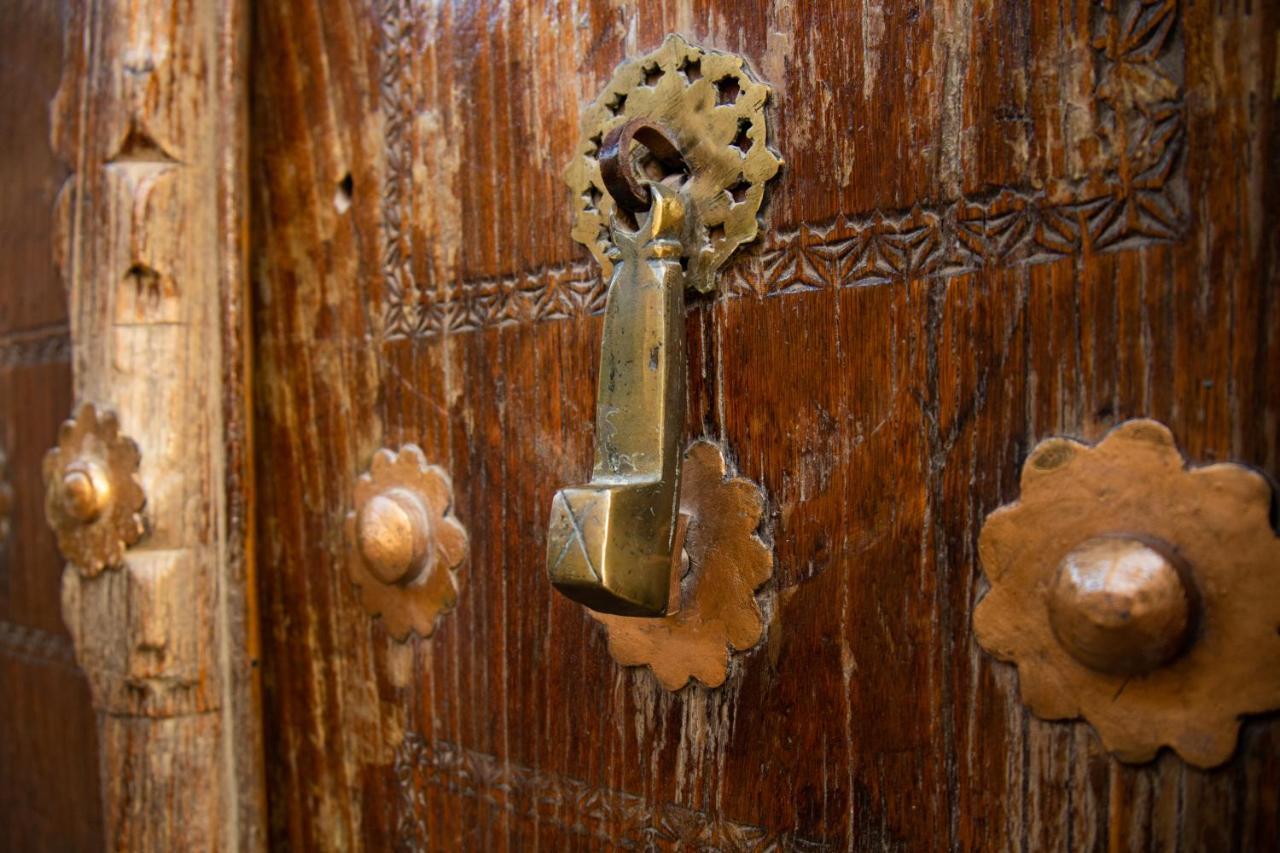 ホテル Bukhara Zaringiz エクステリア 写真