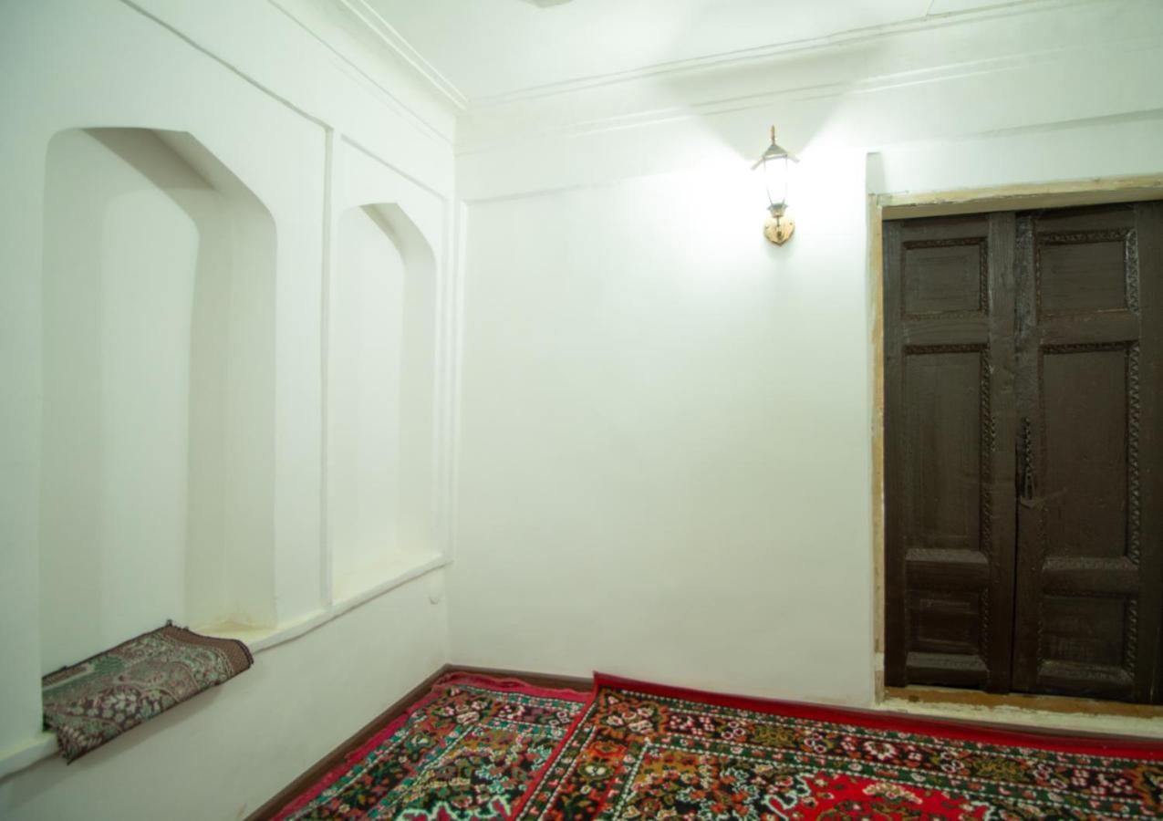 ホテル Bukhara Zaringiz エクステリア 写真