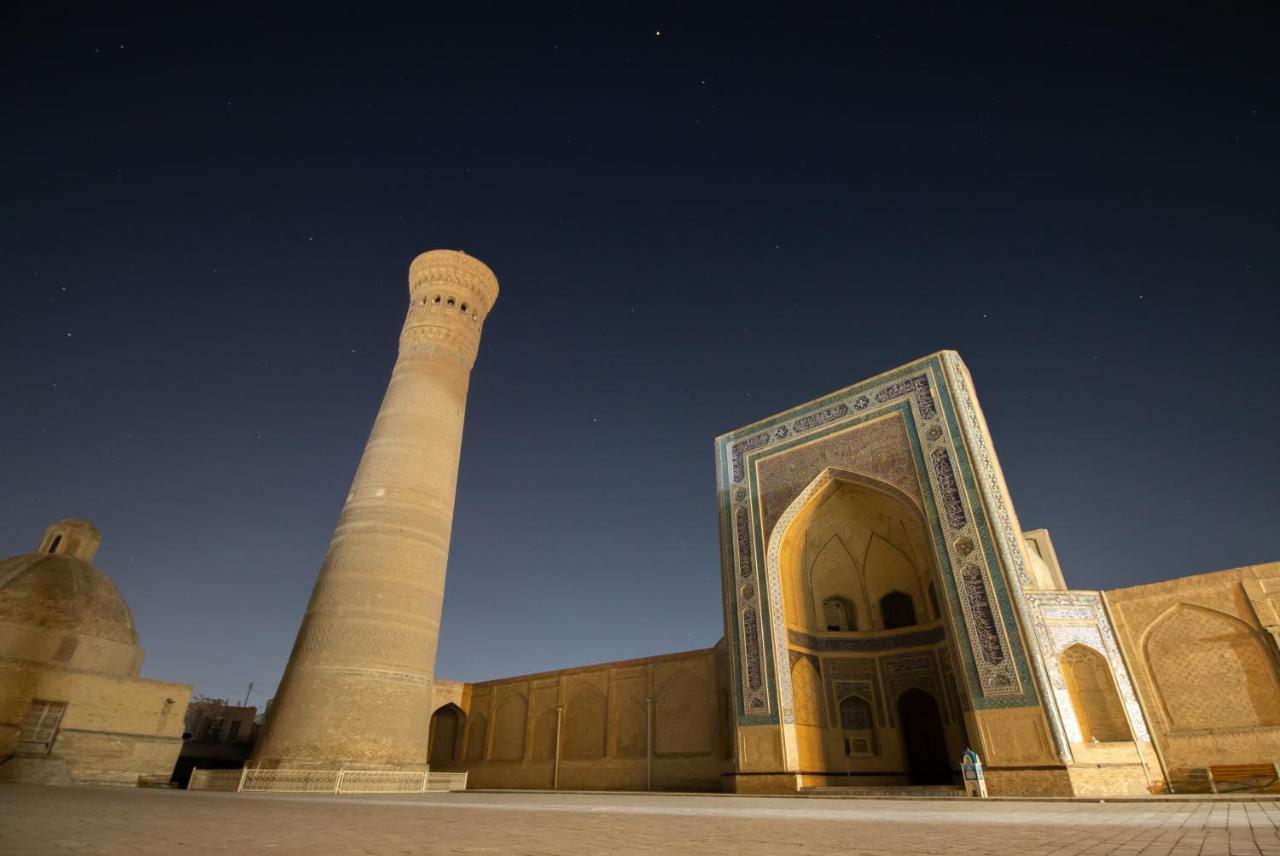 ホテル Bukhara Zaringiz エクステリア 写真