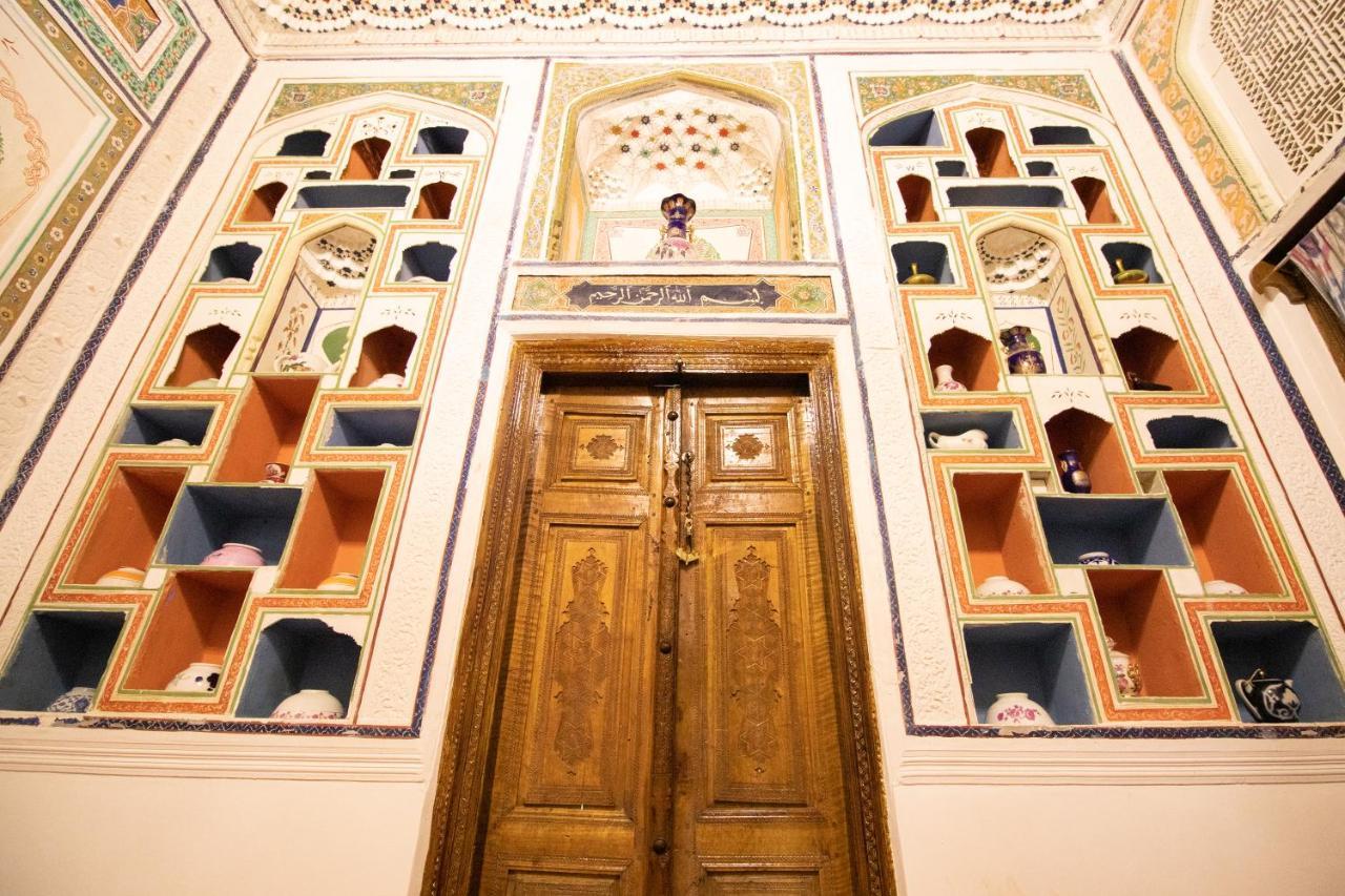 ホテル Bukhara Zaringiz エクステリア 写真
